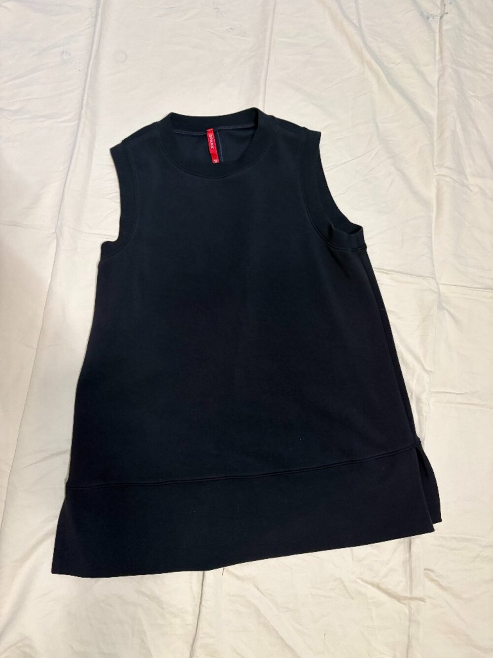 SPANX AirEssentials Tunic Tank, color Very Black, Size M